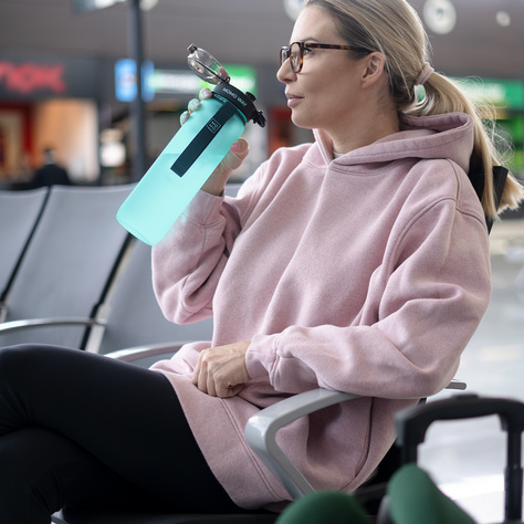 MOMO WAY Bouteille d'eau 1L vert clair | idéale pour les voyages | BPA free | Tritan