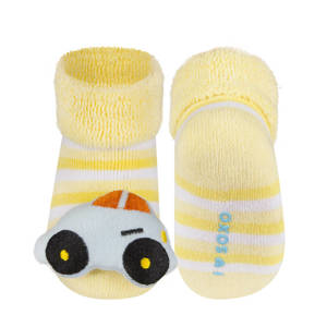 Chaussettes bébé SOXO jaunes avec un hochet de voiture 3D