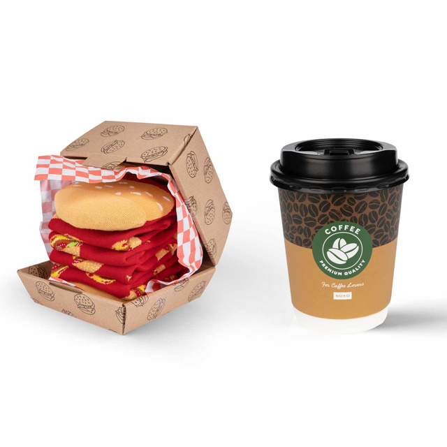 Ensemble de chaussettes, café dans une tasse et hamburger dans une boîte