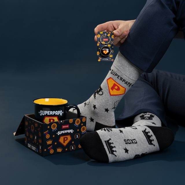 Ensemble de chaussettes Super Papa pour homme dans une tasse avec un porte-clés