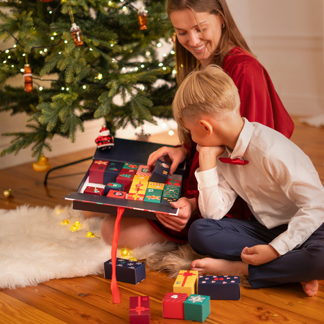 Calendrier de l'Avent avec chaussettes colorées Lot de 12 chaussettes SOXO pour femmes et hommes