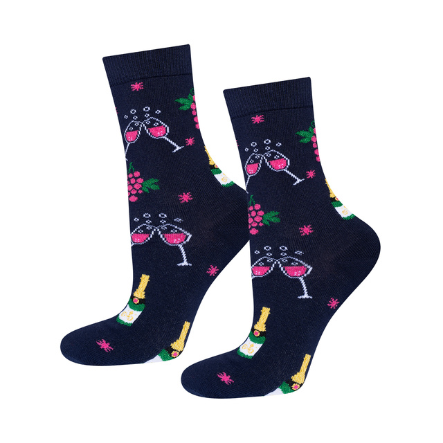 Chaussettes Femme SOXO champagne dans un emballage et des boules.