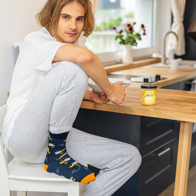 Chaussettes colorées SOXO GOOD STUFF Pure Bee Honey dans un pot de coton amusant