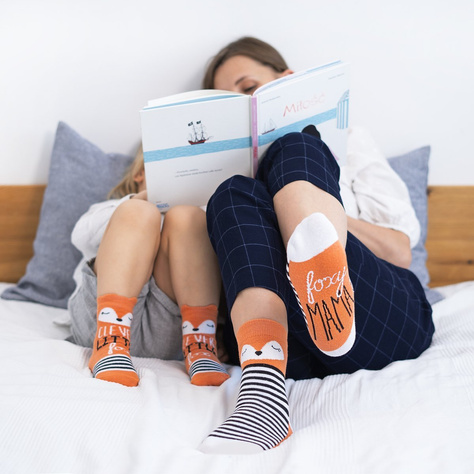 Un ensemble de chaussettes SOXO pour la mère et l'enfant, renard en coton