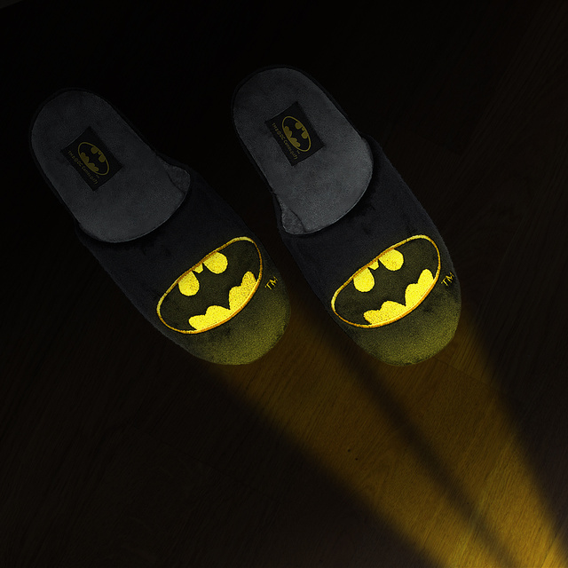 Lot de 1x chaussettes colorées SOXO Batman pour homme et 1x pantoufles Batman pour homme 
