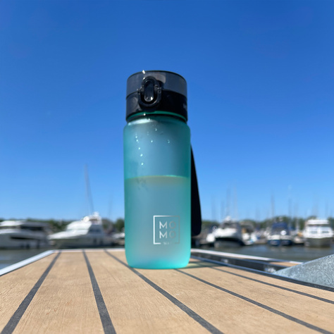 MOMO WAY Bouteille d'eau vert clair | idéale pour les voyages | BPA free | Tritan