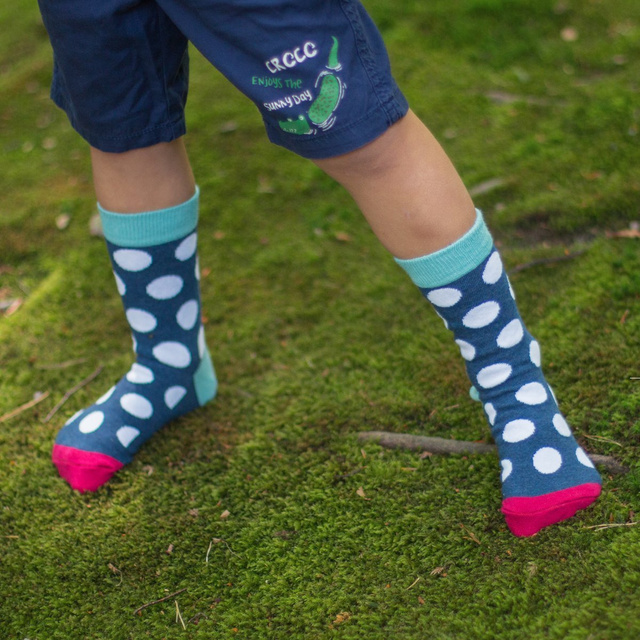 Chaussettes SOXO GOOD STUFF bleu marine à pois blancs pour enfants 