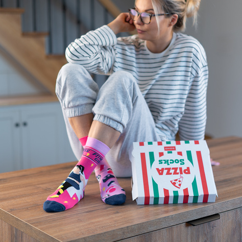 Un ensemble dans une boîte de 6 chaussettes colorées pour femmes SOXO