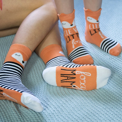 Un ensemble de chaussettes SOXO pour la mère et l'enfant, renard en coton