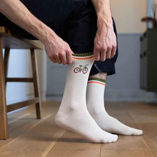 Coffret Cadeau Chaussettes Vélo + Mug Thermique
