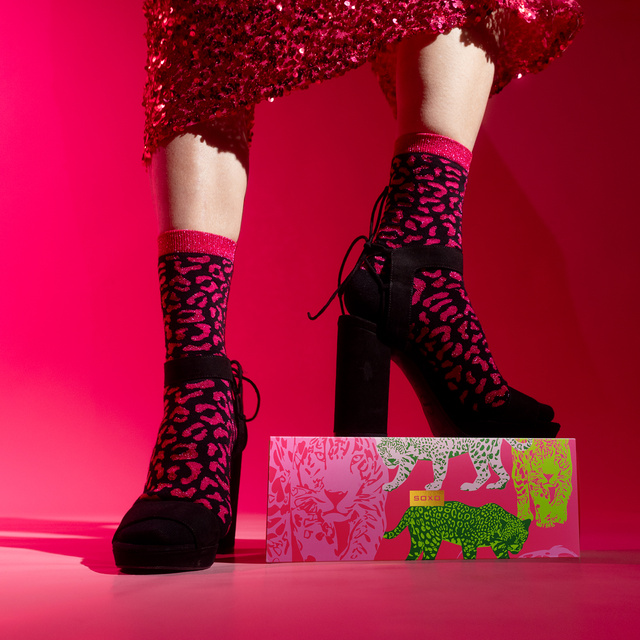 Chaussettes pour femmes SOXO Leopard roses en emballage - 3 paires