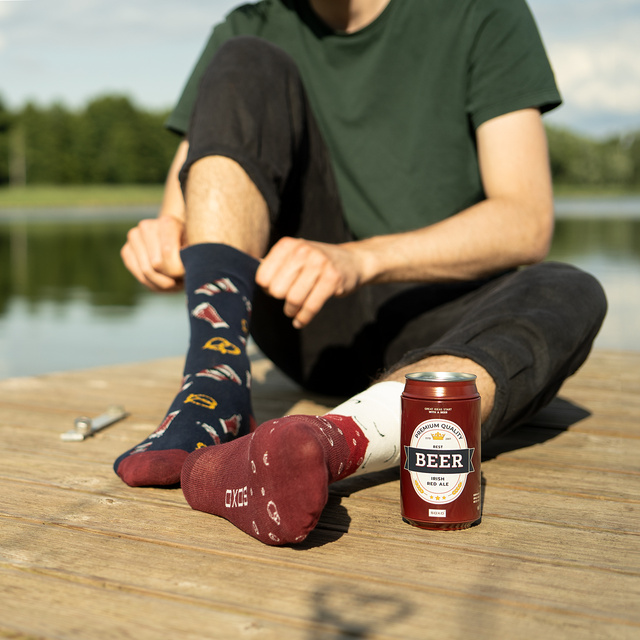Chaussettes colorées pour hommes SOXO GOOD STUFF, bière rouge irlandaise amusante dans une boîte cadeau
